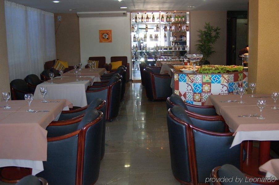 Like Ue Hotel Goiânia Restaurant bilde